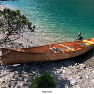 REPOVESI Kanadier Kajak auf dem Wasser