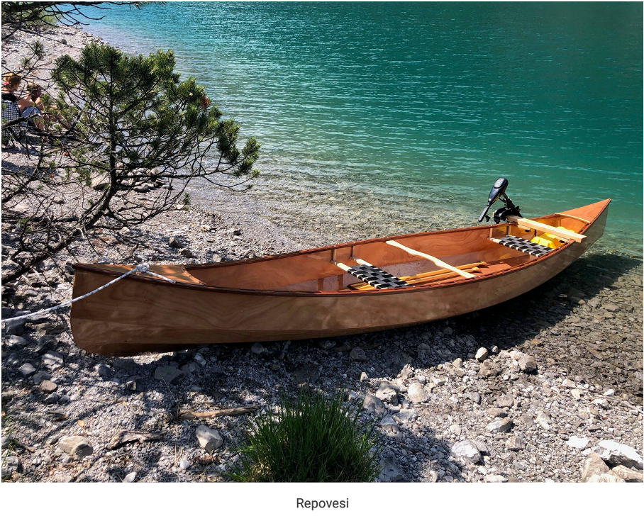 REPOVESI Kanadier Kajak auf dem Wasser
